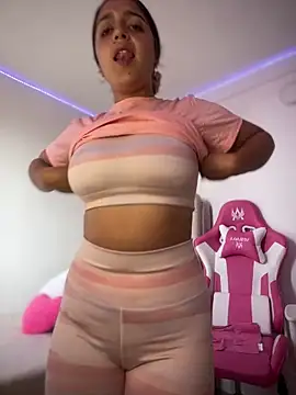 Alicia Ruiz online show from March 2026 06:14:02 PM