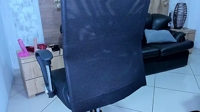 Snapshot of camilleDiaz16 chatting on March 2025 10:18:02 PM camilleDiaz16 online show from March 2025 10:18:02 PM