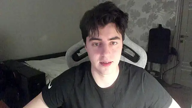 Snapshot of Knuckles17 chatting on February 2026 01:27:02 PM Knuckles17 online show from February 2026 01:27:02 PM