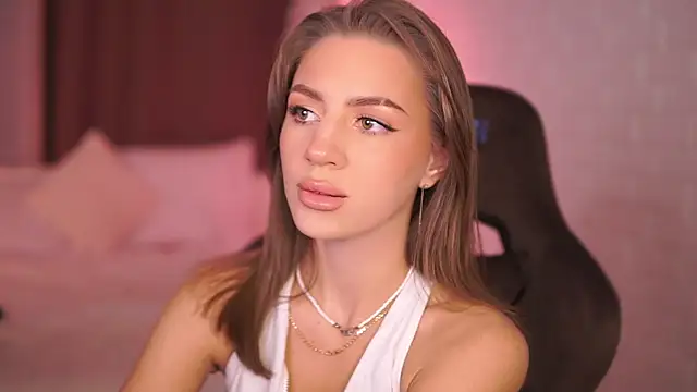 MaryHillty online show from November 2025 05:13:02 PM