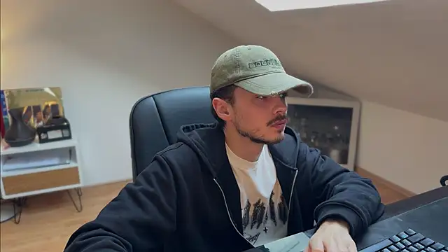 Snapshot of naked_psy chatting on November 2025 01:21:02 PM naked psy online show from November 2025 01:21:02 PM