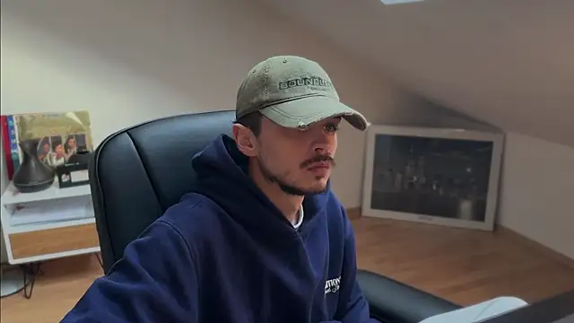 Snapshot of naked_psy chatting on November 2025 09:20:02 AM naked psy online show from November 2025 09:20:02 AM