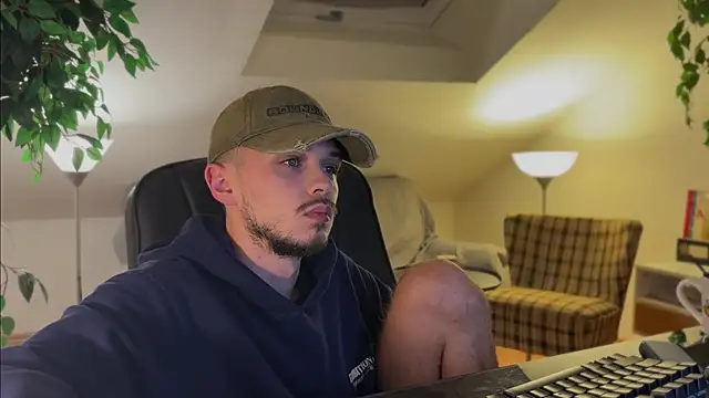 Snapshot of naked_psy chatting on November 2025 10:04:02 PM naked psy online show from November 2025 10:04:02 PM