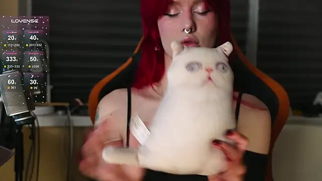 BlueCherryy online show from November 2025 07:03:02 PM