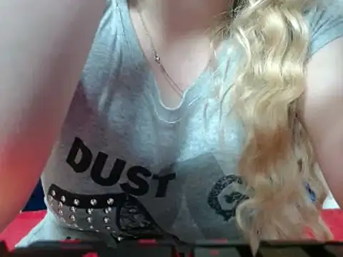 Snapshot of 69liamilk69 chatting on December 2024 03:37:01 AM 69liamilk69 online show from December 2024 03:37:01 AM