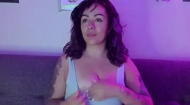 Snapshot of joan-star chatting on January 2025 12:05:01 AM joan-star online show from January 2025 12:05:01 AM