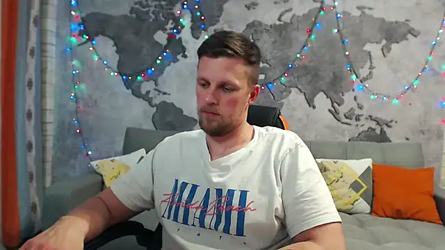 Snapshot of VikingChrisss chatting on December 2024 11:58:02 PM VikingChrisss online show from December 2024 11:58:02 PM