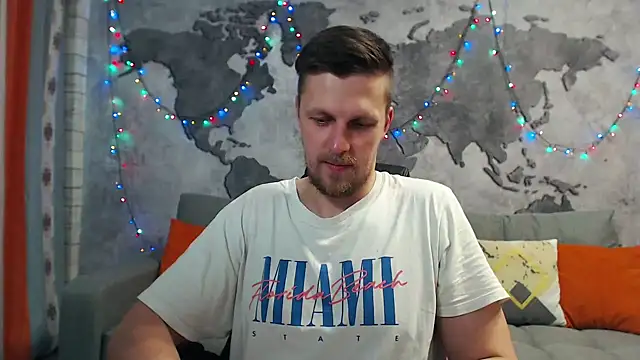 Snapshot of VikingChrisss chatting on December 2024 10:28:01 AM VikingChrisss online show from December 2024 10:28:01 AM