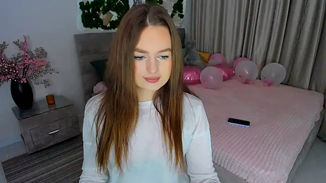 MiracleCurly online show from February 2025 07:30:01 PM