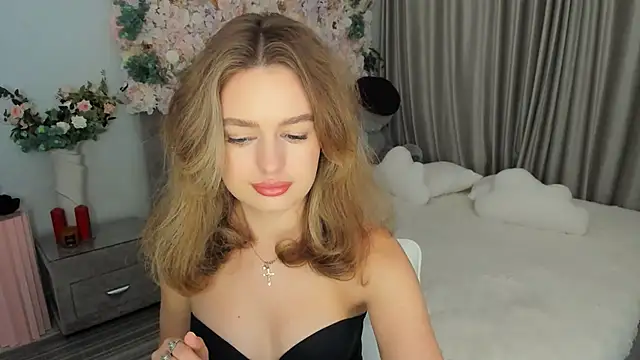 MiracleCurly online show from September 2025 06:09:01 PM