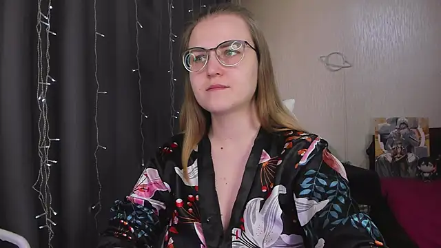 MissBrightShine online show from February 2026 11:41:01 AM