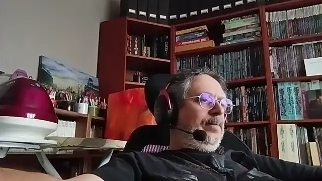 Snapshot of Mandra_is_a_whore chatting on October 2025 09:52:02 AM Mandra is a whore online show from October 2025 09:52:02 AM