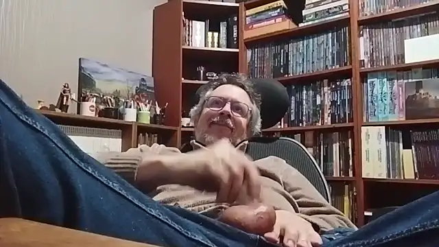 Snapshot of Mandra_is_a_whore chatting on October 2025 10:47:02 PM Mandra is a whore online show from October 2025 10:47:02 PM