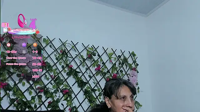 Snapshot of merlyna_goldens chatting on October 2025 11:17:02 PM merlyna goldens online show from October 2025 11:17:02 PM