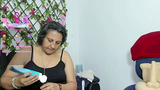 Snapshot of merlyna_goldens chatting on November 2025 01:58:02 AM merlyna goldens online show from November 2025 01:58:02 AM