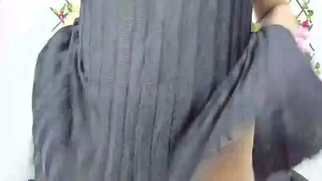 Snapshot of merlyna_goldens chatting on December 2025 01:47:02 AM merlyna goldens online show from December 2025 01:47:02 AM