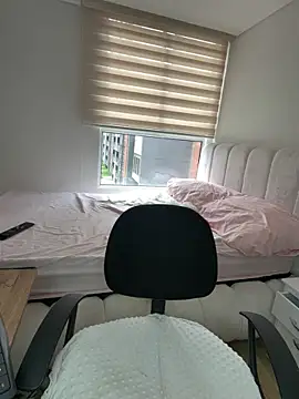 Zoe olsen online show from April 2026 04:40:01 PM