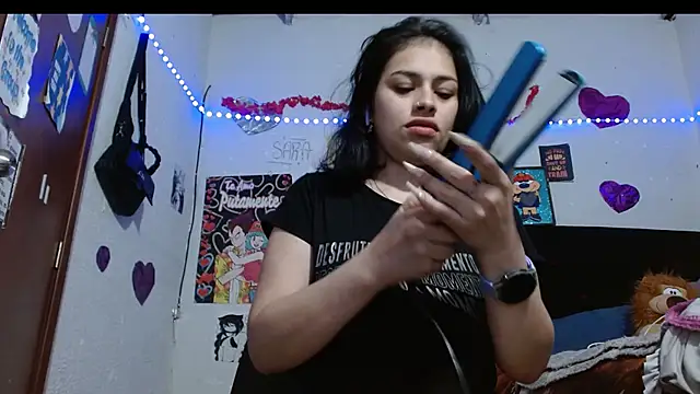 Snapshot of Saray_extrovert_ chatting on October 2025 01:15:02 AM Saray extrovert online show from October 2025 01:15:02 AM