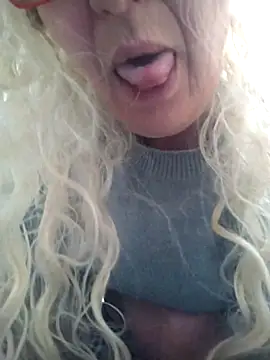 Snapshot of Impression222 chatting on March 2025 04:10:01 PM Impression222 online show from March 2025 04:10:01 PM