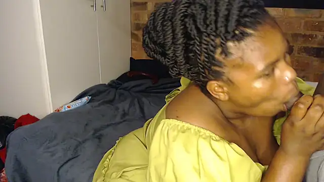 Pweedy-Baddie online show from October 2025 11:13:01 PM