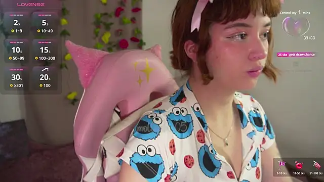 Snapshot of molly_russell chatting on November 2025 10:53:02 PM molly russell online show from November 2025 10:53:02 PM