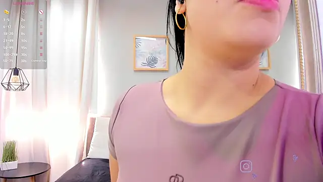 Paula Desousa online show from July 2026 07:53:02 PM
