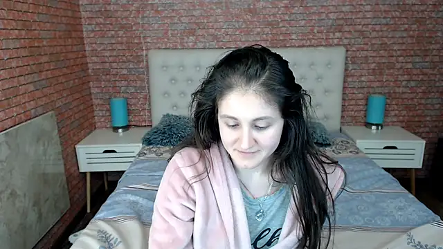 Holliy Cooper online show from February 2025 12:17:02 PM