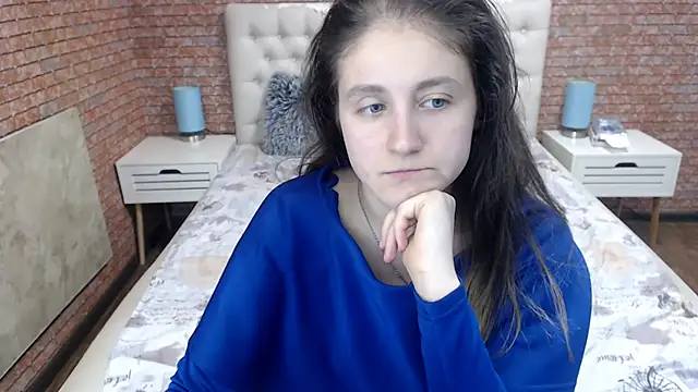 Holliy Cooper online show from September 2025 08:48:01 AM