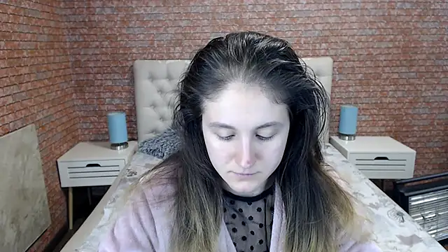 Holliy Cooper online show from October 2025 08:21:01 AM