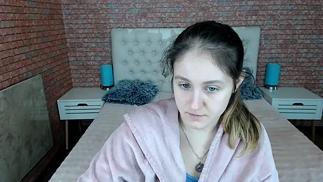 Holliy Cooper online show from November 2025 08:13:02 AM