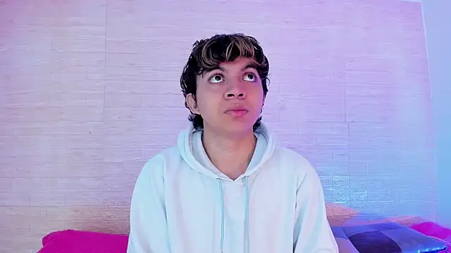 Snapshot of Lucaas_King chatting on December 2024 03:04:02 PM Lucaas King online show from December 2024 03:04:02 PM