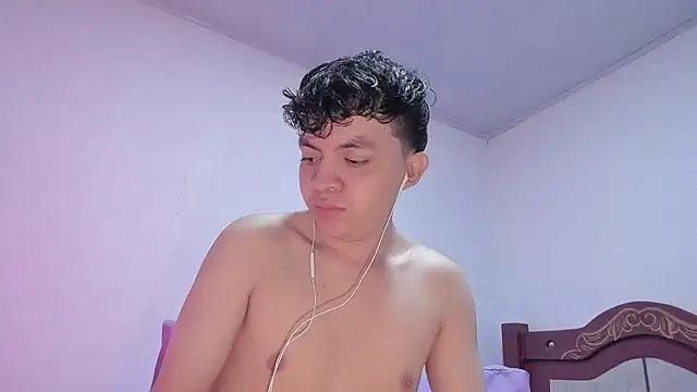 Snapshot of Lucaas_King chatting on February 2025 12:38:02 PM Lucaas King online show from February 2025 12:38:02 PM