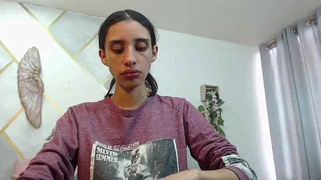 RoxanaCyrano  online show from November 2025 07:48:02 PM