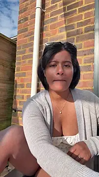 Snapshot of RoseMelanie chatting on May 2026 07:02:02 AM RoseMelanie online show from May 2026 07:02:02 AM