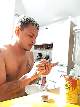 Snapshot of emrehliug12 chatting on February 2025 12:33:02 PM emrehliug12 online show from February 2025 12:33:02 PM