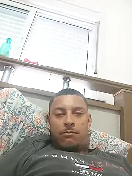 Snapshot of emrehliug12 chatting on March 2025 02:37:01 PM emrehliug12 online show from March 2025 02:37:01 PM