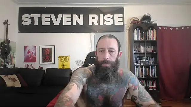 Snapshot of StevenRiseNYC chatting on June 2026 06:45:01 PM StevenRiseNYC online show from June 2026 06:45:01 PM