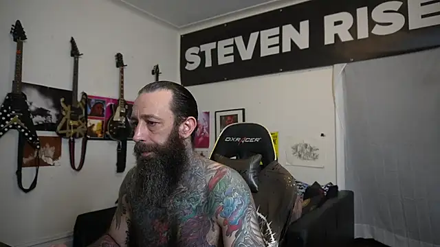 Snapshot of StevenRiseNYC chatting on June 2026 06:46:02 PM StevenRiseNYC online show from June 2026 06:46:02 PM