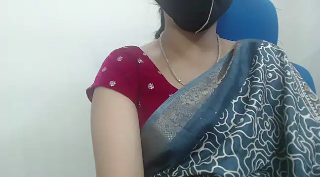 Snapshot of Lovely_Siri_23 chatting on January 2025 12:09:01 PM Lovely Siri 23 online show from January 2025 12:09:01 PM