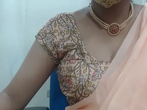 Snapshot of Lovely_Siri_23 chatting on November 2025 01:27:01 AM Lovely Siri 23 online show from November 2025 01:27:01 AM