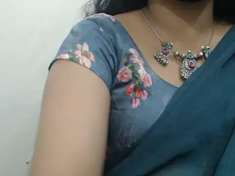 Lovely Siri 23 online show from June 2026 04:42:01 PM