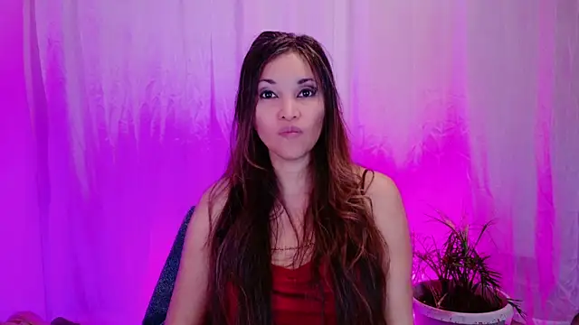 Snapshot of DivineLynn chatting on January 2025 02:25:01 PM DivineLynn online show from January 2025 02:25:01 PM