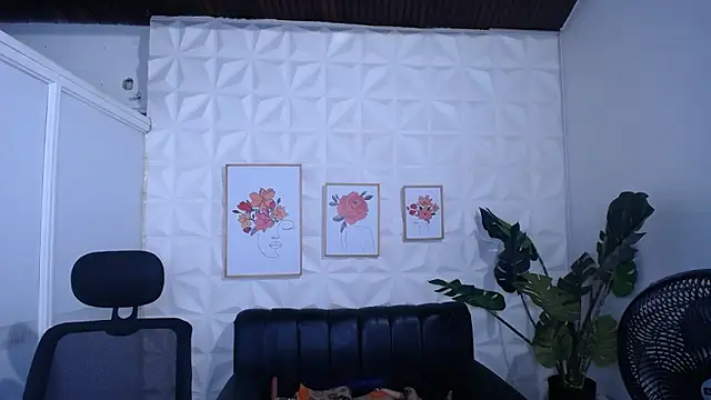 Valentinaa mature online show from March 2026 08:06:02 AM