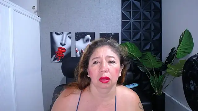 Valentinaa mature online show from April 2026 09:26:01 PM