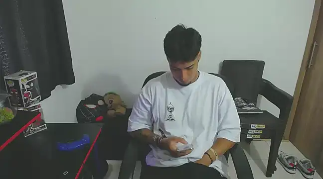 Snapshot of matias_bianco chatting on February 2025 07:06:01 PM matias bianco online show from February 2025 07:06:01 PM