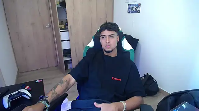 Snapshot of matias_bianco chatting on September 2025 07:05:01 PM matias bianco online show from September 2025 07:05:01 PM