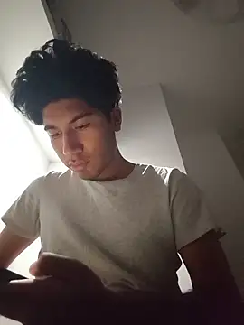 Snapshot of Mangopitudo chatting on November 2025 04:45:02 AM Mangopitudo online show from November 2025 04:45:02 AM