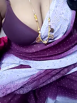 Snapshot of Tamil_Rathi chatting on January 2025 10:40:01 AM Tamil Rathi online show from January 2025 10:40:01 AM