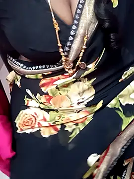 Snapshot of Tamil_Rathi chatting on January 2025 10:32:02 AM Tamil Rathi online show from January 2025 10:32:02 AM