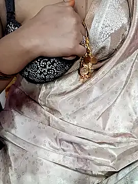 Snapshot of Tamil_Rathi chatting on January 2025 06:36:02 PM Tamil Rathi online show from January 2025 06:36:02 PM